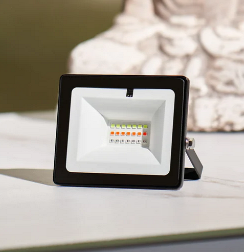 Screenshot 2024-10-16 at 17-11-54 Светодиодный прожектор REXANT с пультом 10 Вт свечение мультиколор RGB 605-010